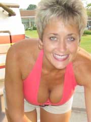 rich woman looking for men in Moline, Michigan