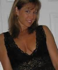 lonely female looking for guy in Metuchen, New Jersey